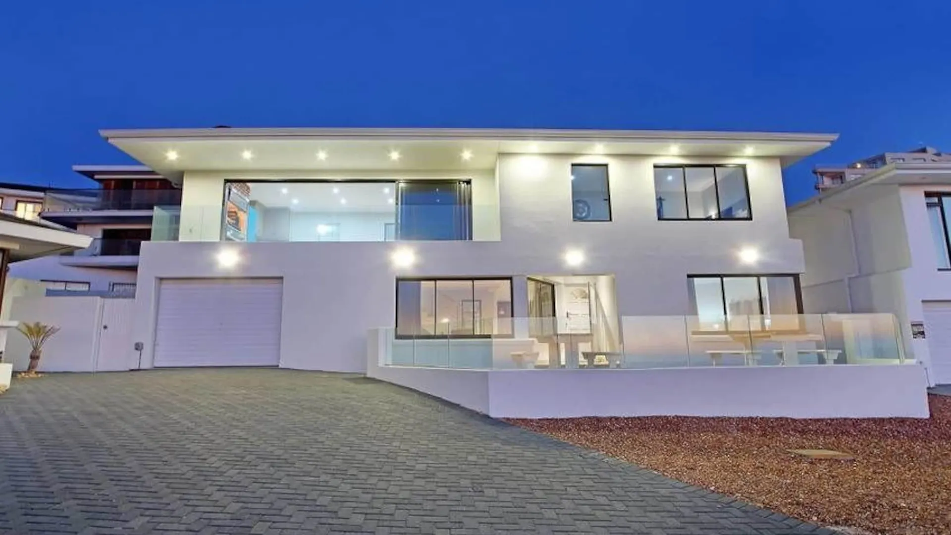 Labeach House Bloubergstrand